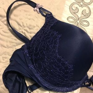 Victoria’s Secret blue bra